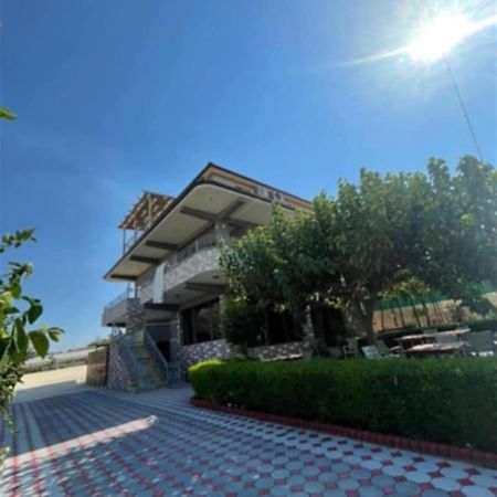 Guest House Ilir Berat Esterno foto
