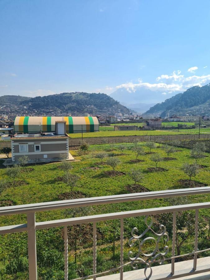 Guest House Ilir Berat Esterno foto