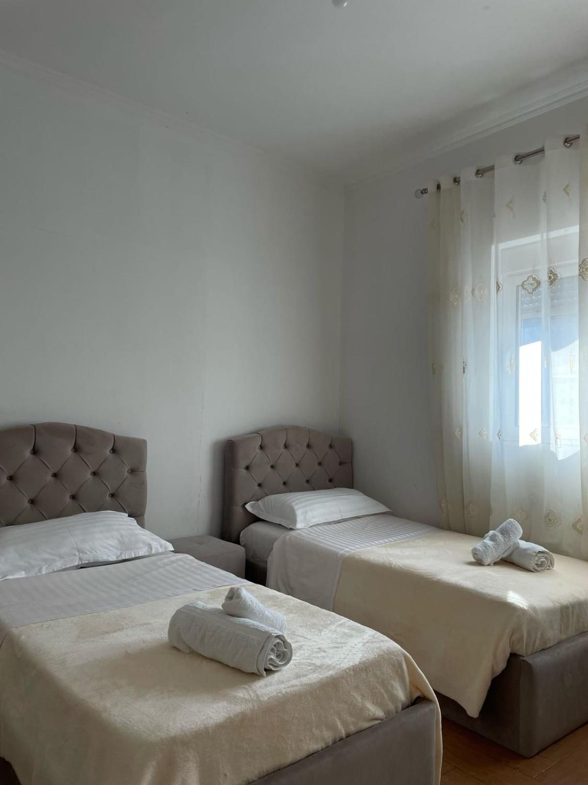 Guest House Ilir Berat Esterno foto