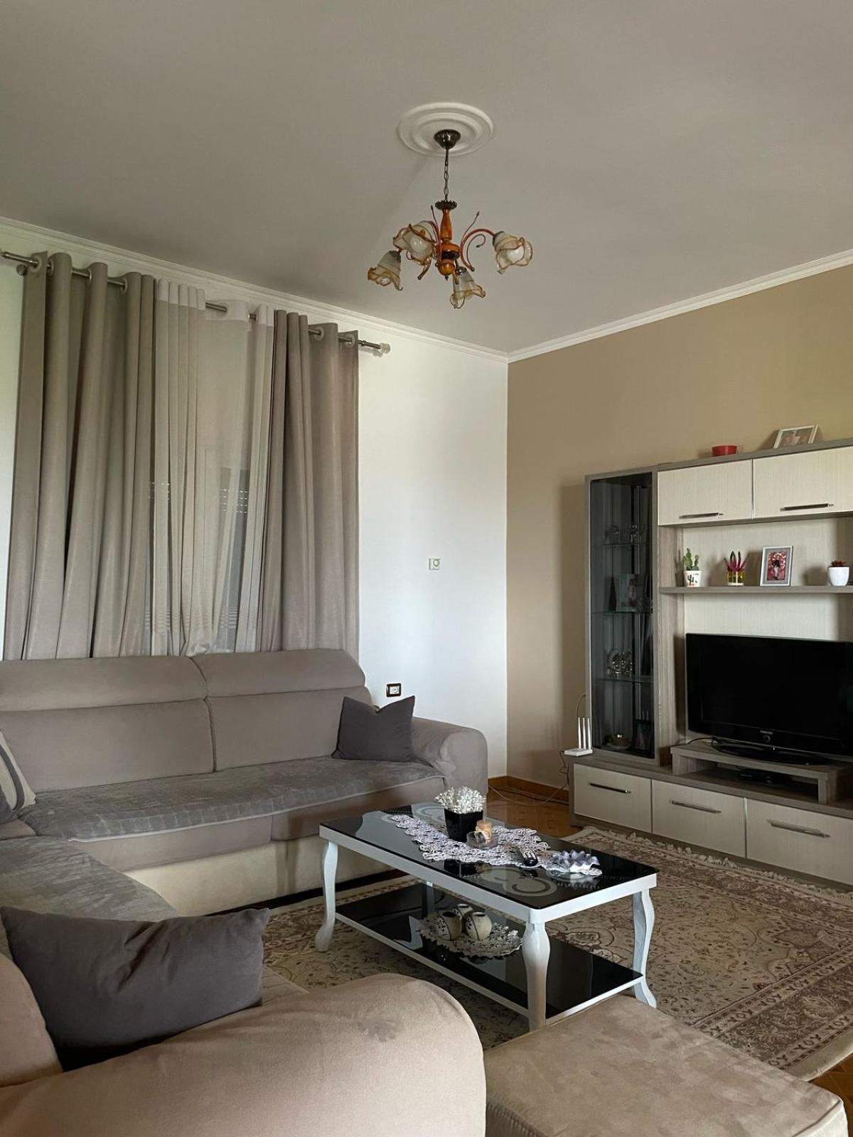 Guest House Ilir Berat Esterno foto
