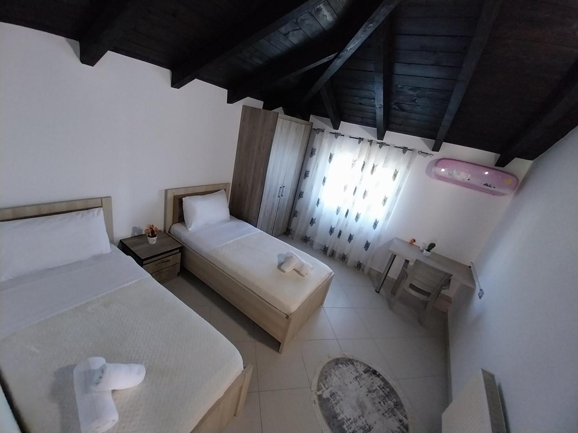 Guest House Ilir Berat Esterno foto